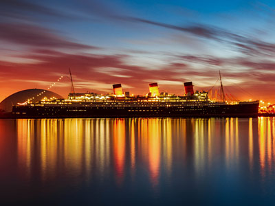 ロサンゼルス セスナ機 夜景フライト & クィーンメリー号ディナーツアー (Los Angeles Night Flight and Dinner at The Queen Mary Tour)